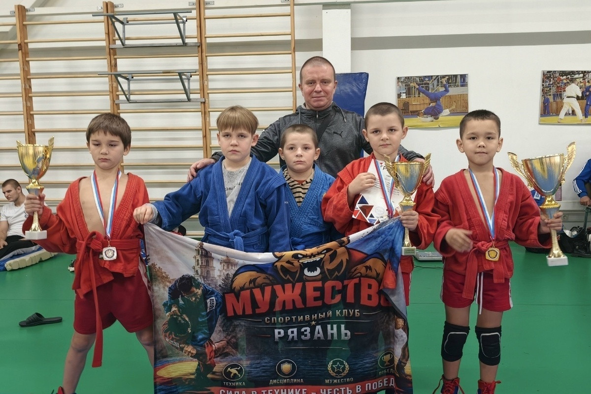 Юные рязанские спортсмены завоевали «серебро» соревнований по самбо