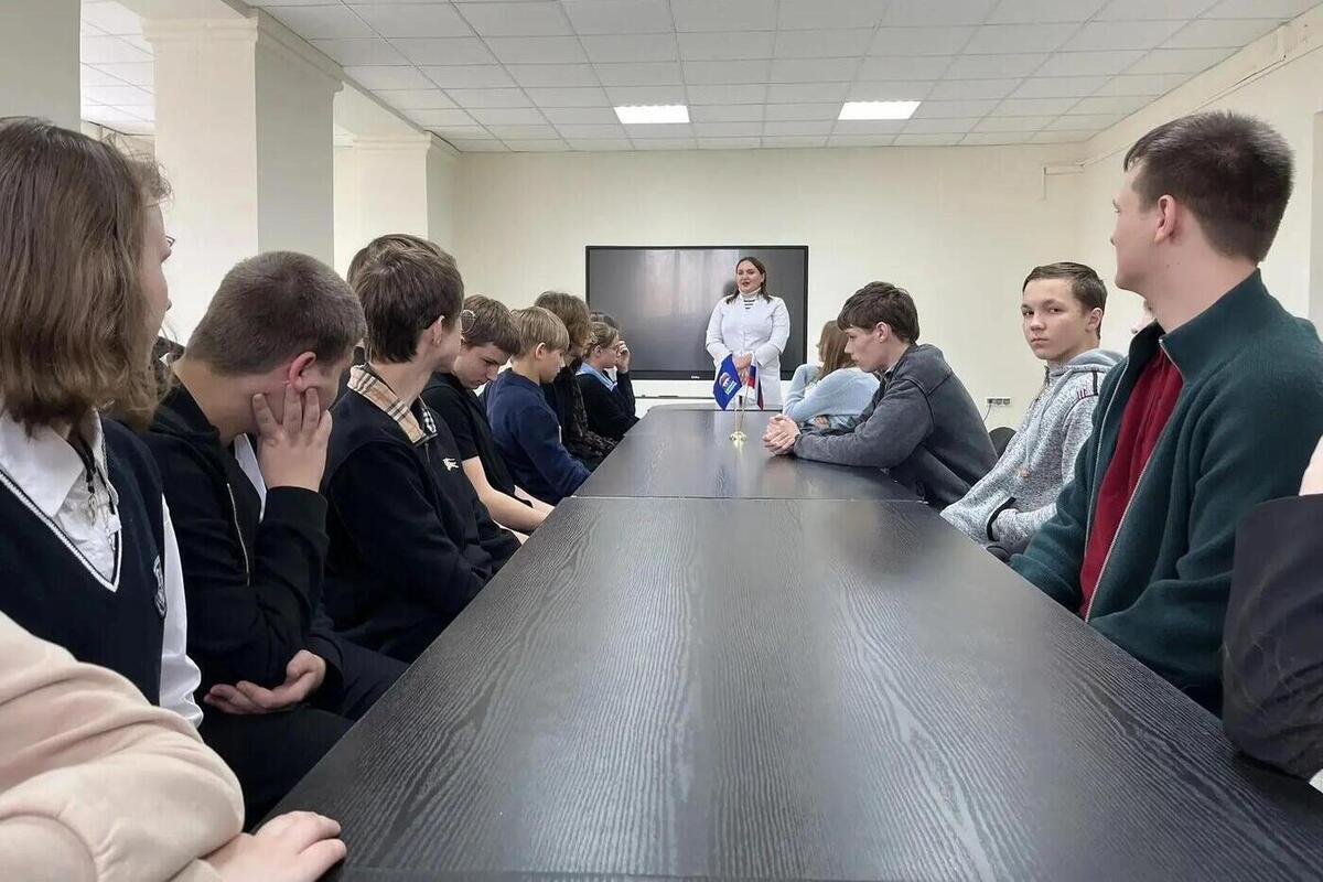 В Ясиноватой в школе №1 прошла лекция «Вредные привычки»