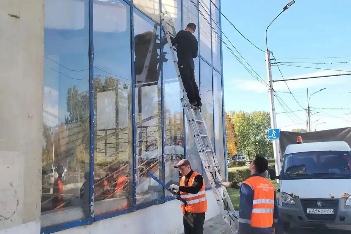 В Рязани ремонтируют пешеходный переход возле «Таможни»