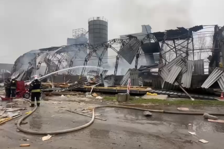 Россиянин погиб при пожаре и взрыве газа в ангаре