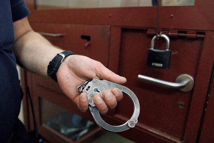Бывший футболист сказал российской пенсионерке «Роза колючая» и получил миллионы рублей