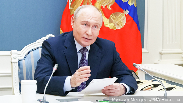 Путин назвал развитие систем больших данных и ИИ конкурентным преимуществом России