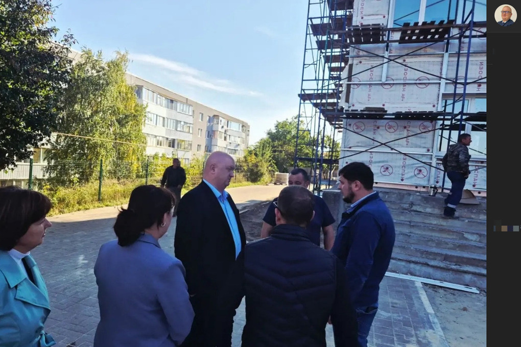 Иконников и Черных оценили ход ремонта в двух белгородских ЦРБ