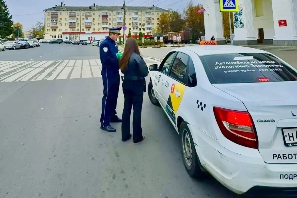 На дорогах Орловской области ведут контроль за такси