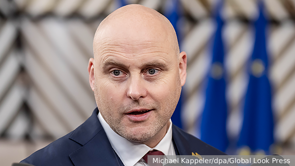 Премьер Латвии Кулбергс призвал поддерживать Украину ради утреннего кофе