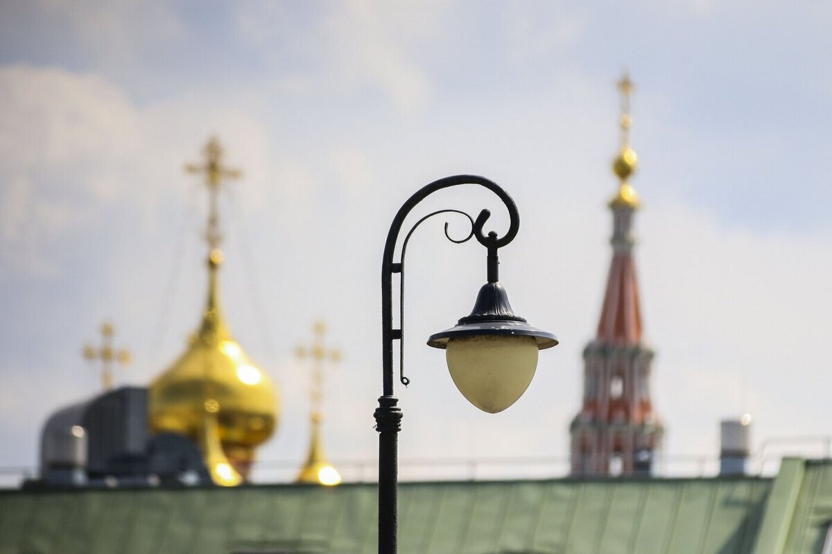 Уличное освещение Москвы переведено на зимний режим