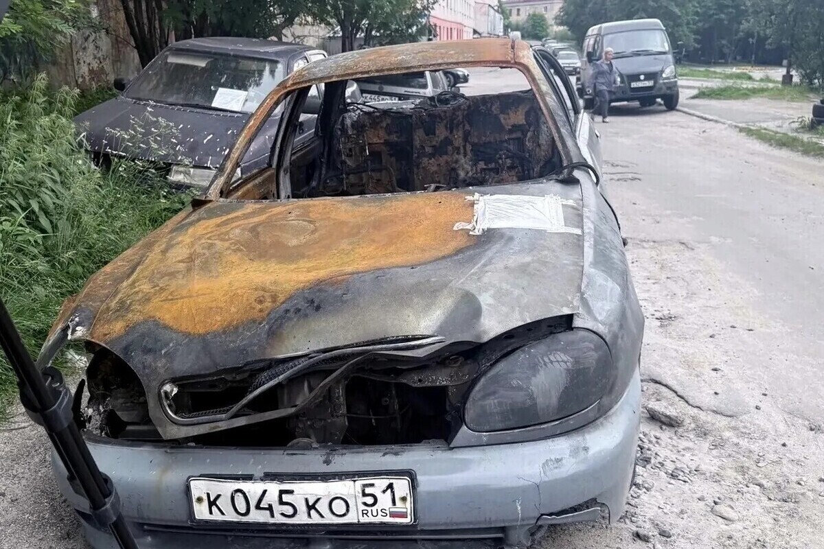 В Североморске около 40 брошенных машин вывезли на спецстоянку