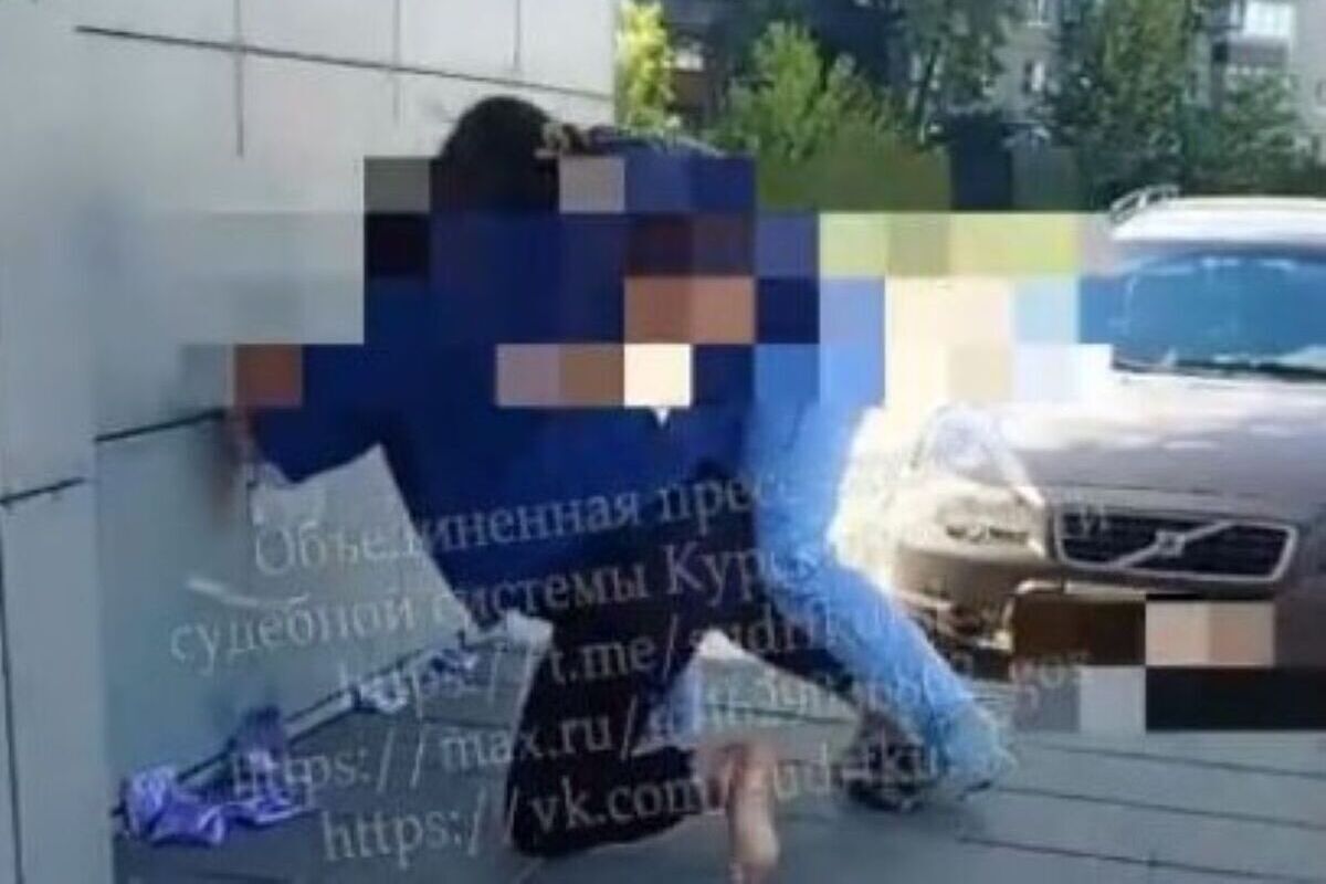 Курянка заплатит 10 тысяч рублей за расцарапанное лицо бывшей подруги