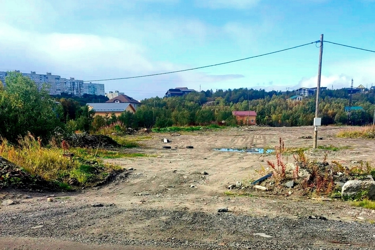 В Мурманске убрали свалку с участка многодетной семьи после штрафа в 100 тысяч рублей