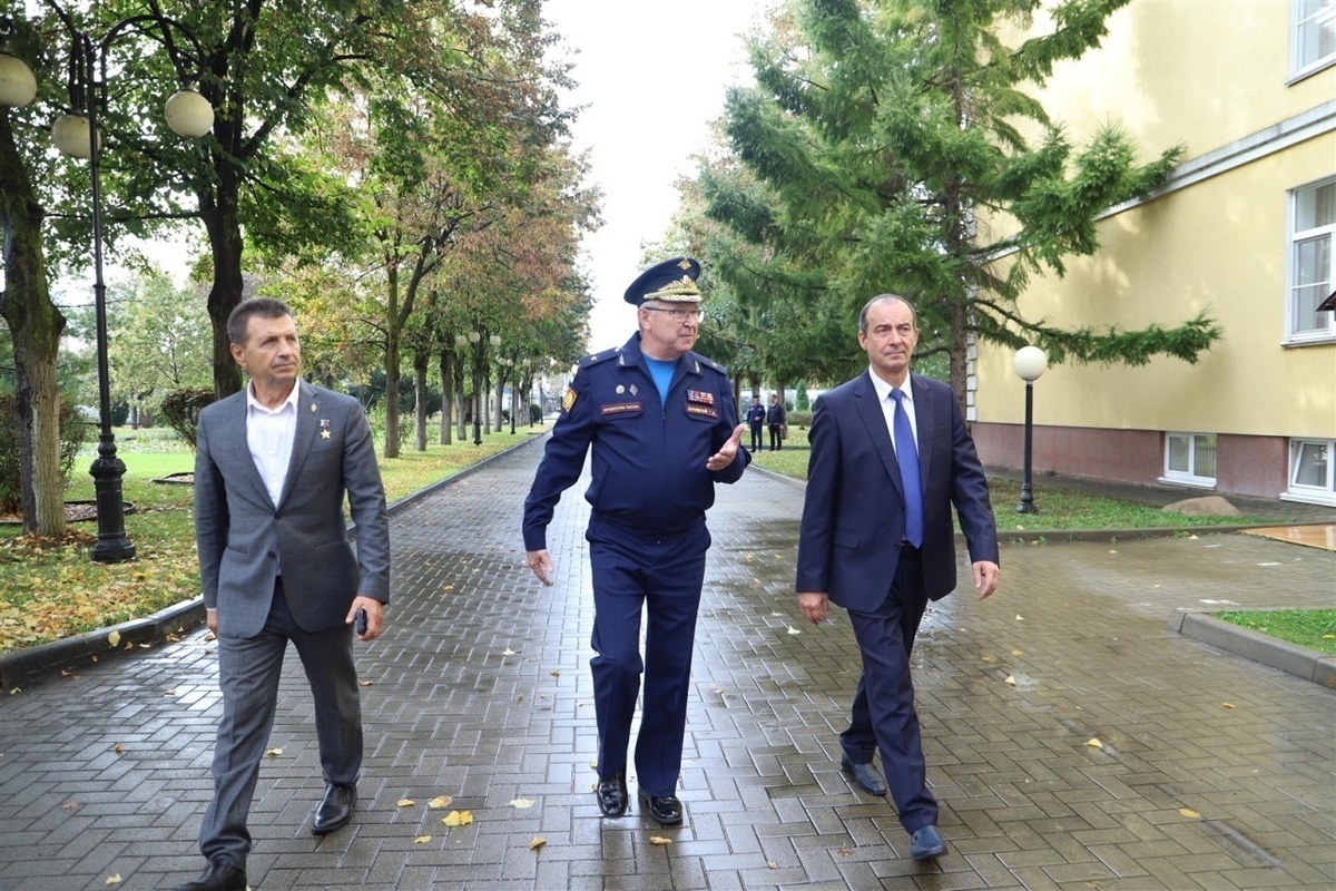Юрий Бурлачко высоко оценил подготовку кадетов в Краснодаре