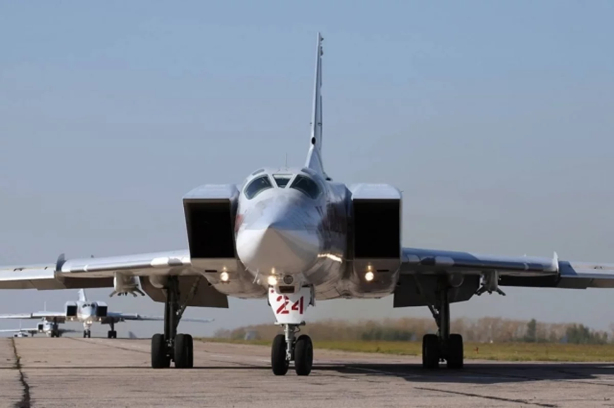 Самолеты Ту-22МЗ совершили полет над нейтральными водами Балтики