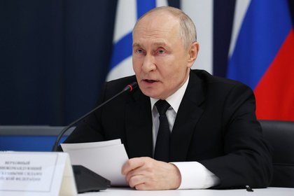 Путин посетил вспомогательный пункт управления объединенной группировки войск