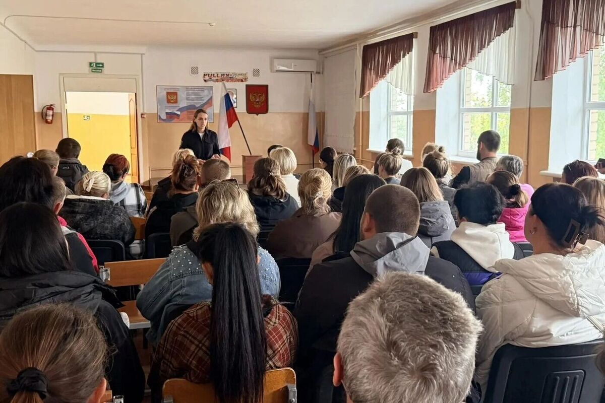 В запорожских школах проходят встречи дорожных полицейских с родителями