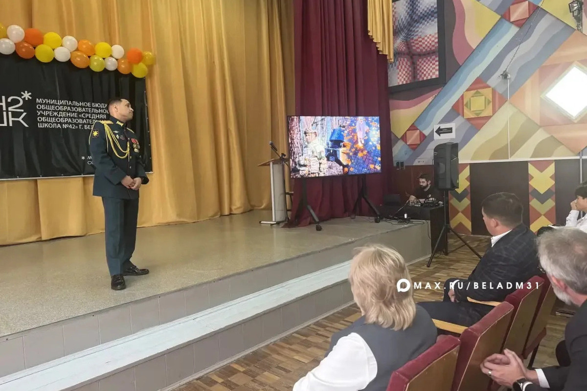 Алмаз Хазиев встретился со школьниками из Белгорода