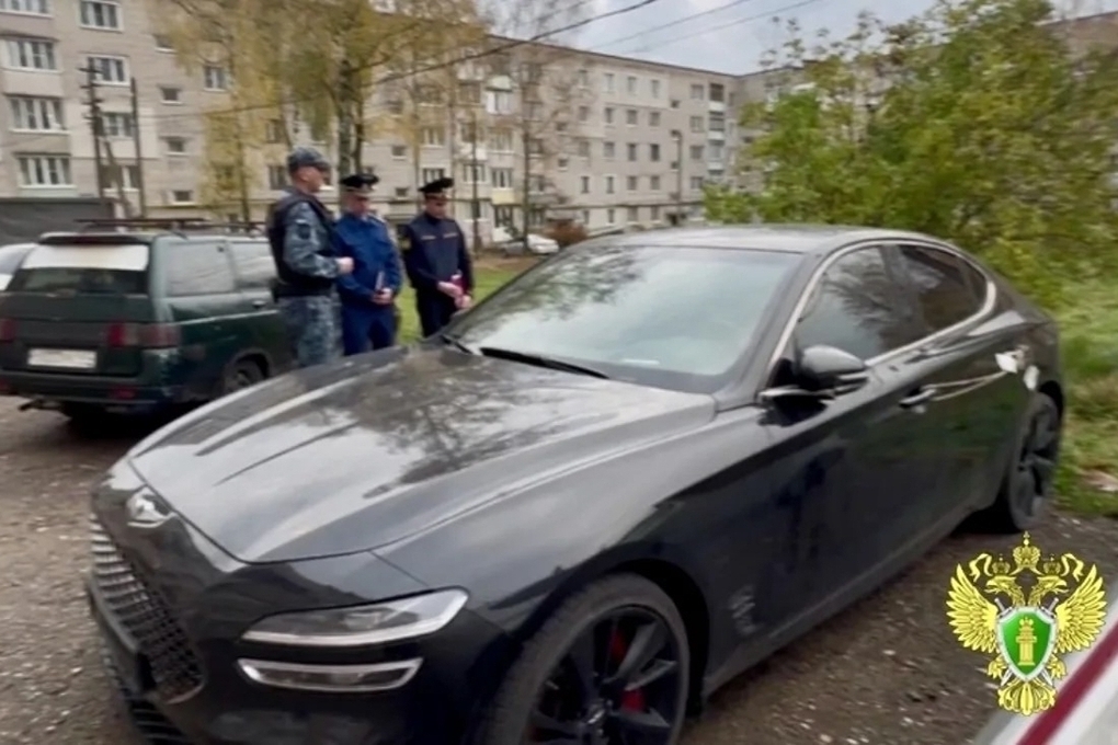 Экс-глава поселения в Костроме лишился машины и 8,3 млн. рублей