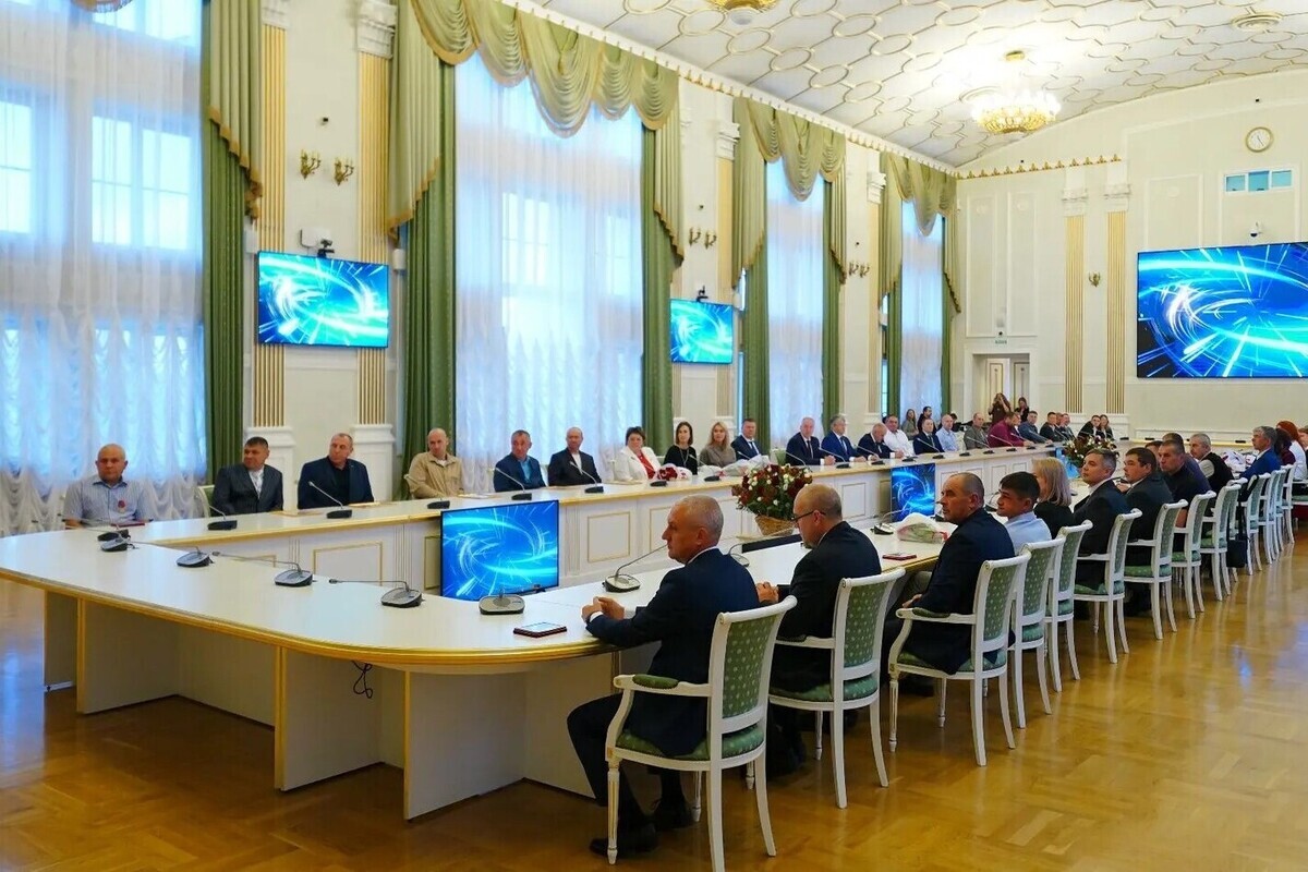 Дорожников Кузбасса наградили в преддверии профессионального праздника