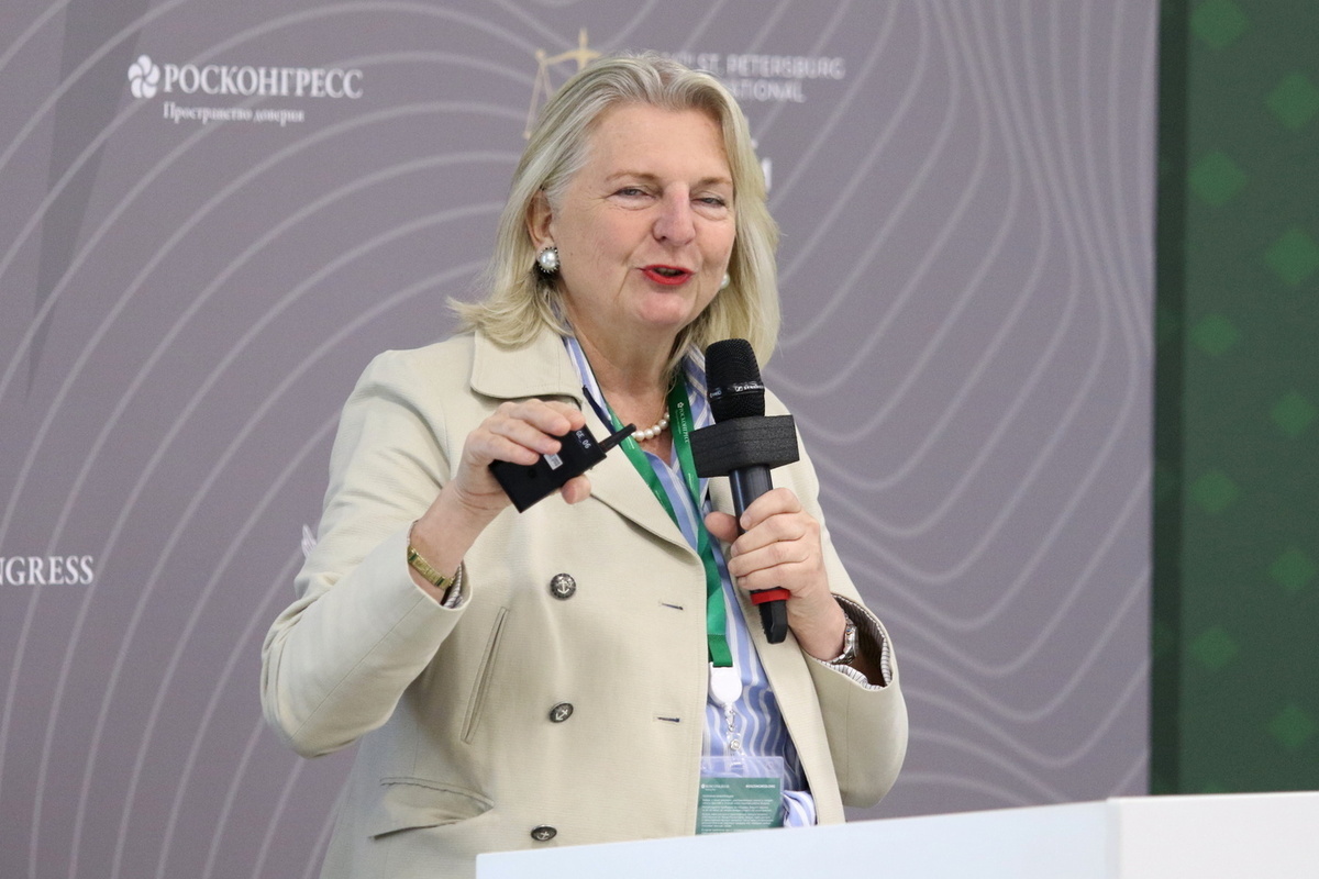 Экс-глава МИД Австрии Кнайсль назвала любимый регион России