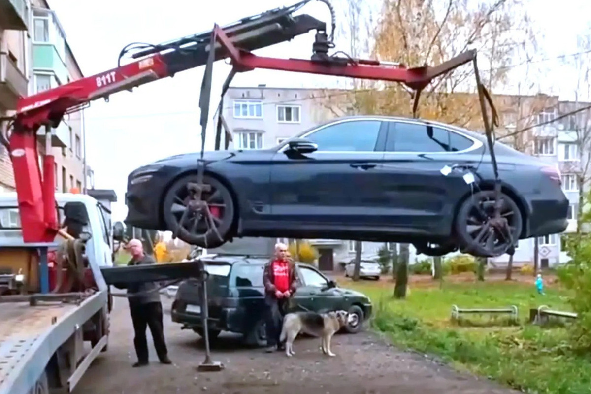 По иску прокуратуры у экс-главы костромского поселения конфисковали автомобиль
