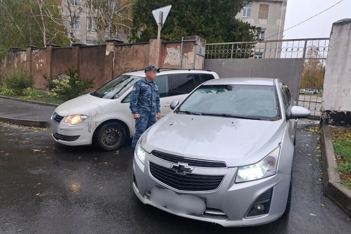 В Симферополе конфискованные автомобили передали в зону СВО
