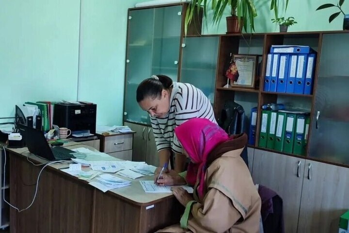 Жителям Тавричанского территориального отдела помогли с оформлением документов