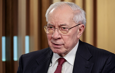 Азаров связал перезахоронение главаря ОУН Коновальца с нацизмом на Украине