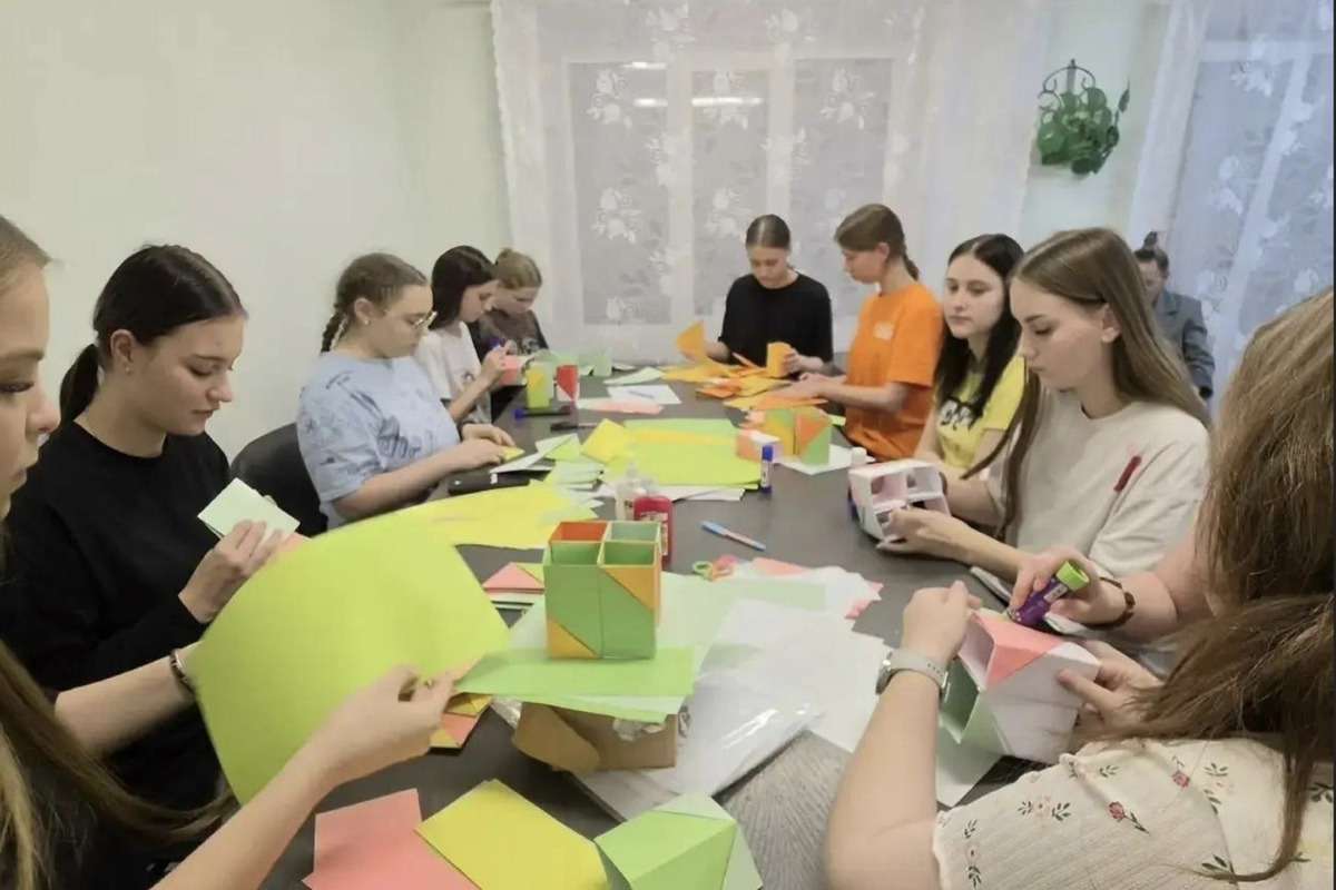 В Котласе в рамках «Нескучной общаги» прошел мастер-класс по оригами