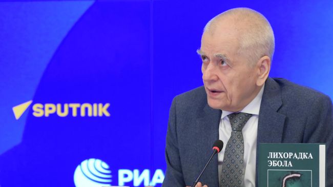 Онищенко объяснил, нужно ли будет осенью носить медицинские маски