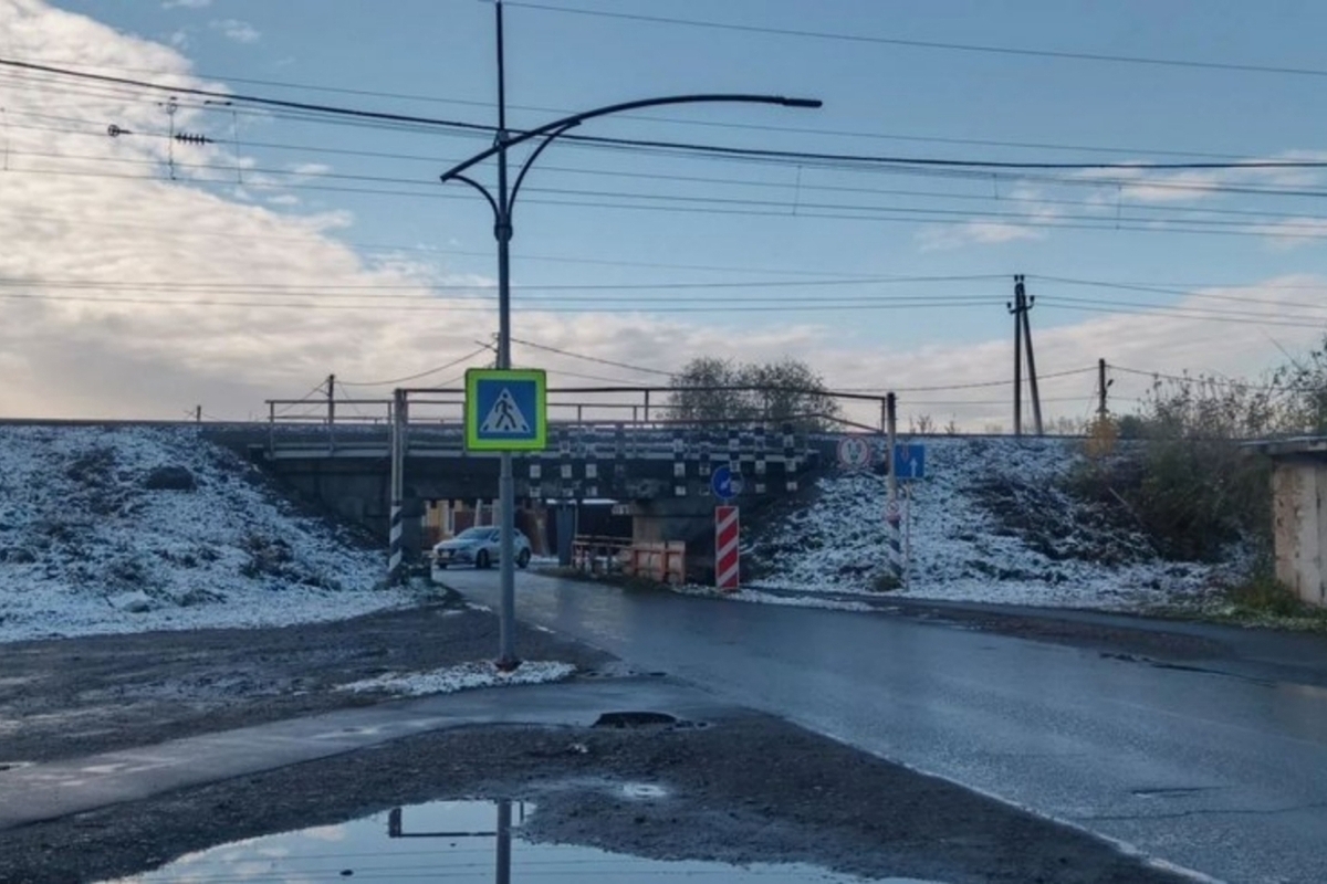 В Абакане осветили школьный переход на улице Фурманова