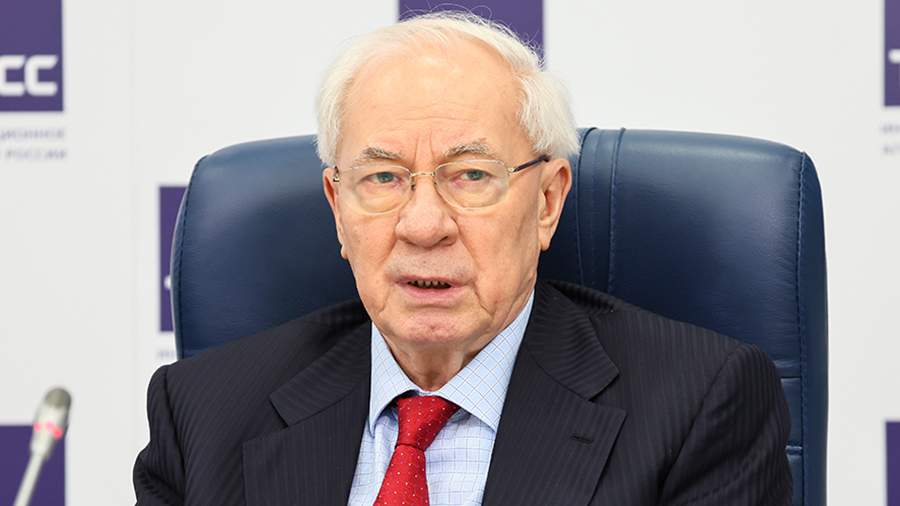 Украинский экс-премьер связал перезахоронение Коновальца с нацизмом на Украине