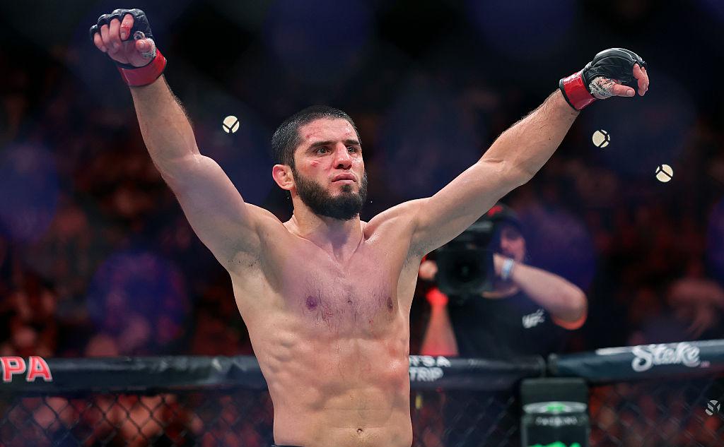 Махачев заявил после победы в UFC, что Россия — номер один в мире