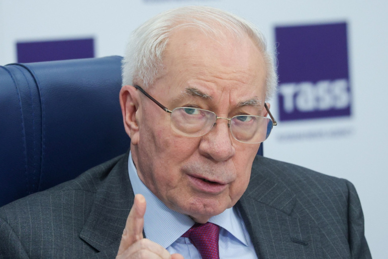 Азаров раскритиковал идею создания пантеона в Киево-Печерской лавре