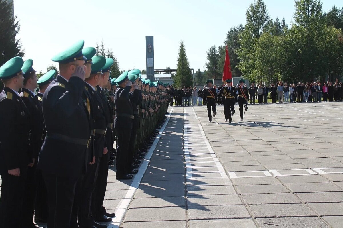 Молодые пограничники приняли присягу в Алакуртти и отправятся к Финляндии