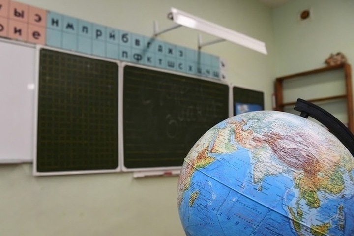 Волгоградцам дали совет, как обустроить дома рабочее место школьника