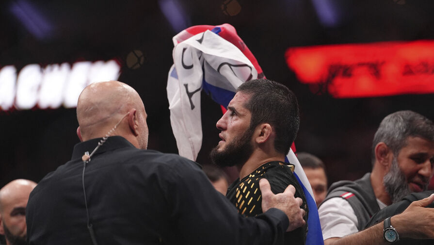 Махачев после защиты титула UFC заявил о превосходстве бойцов из России