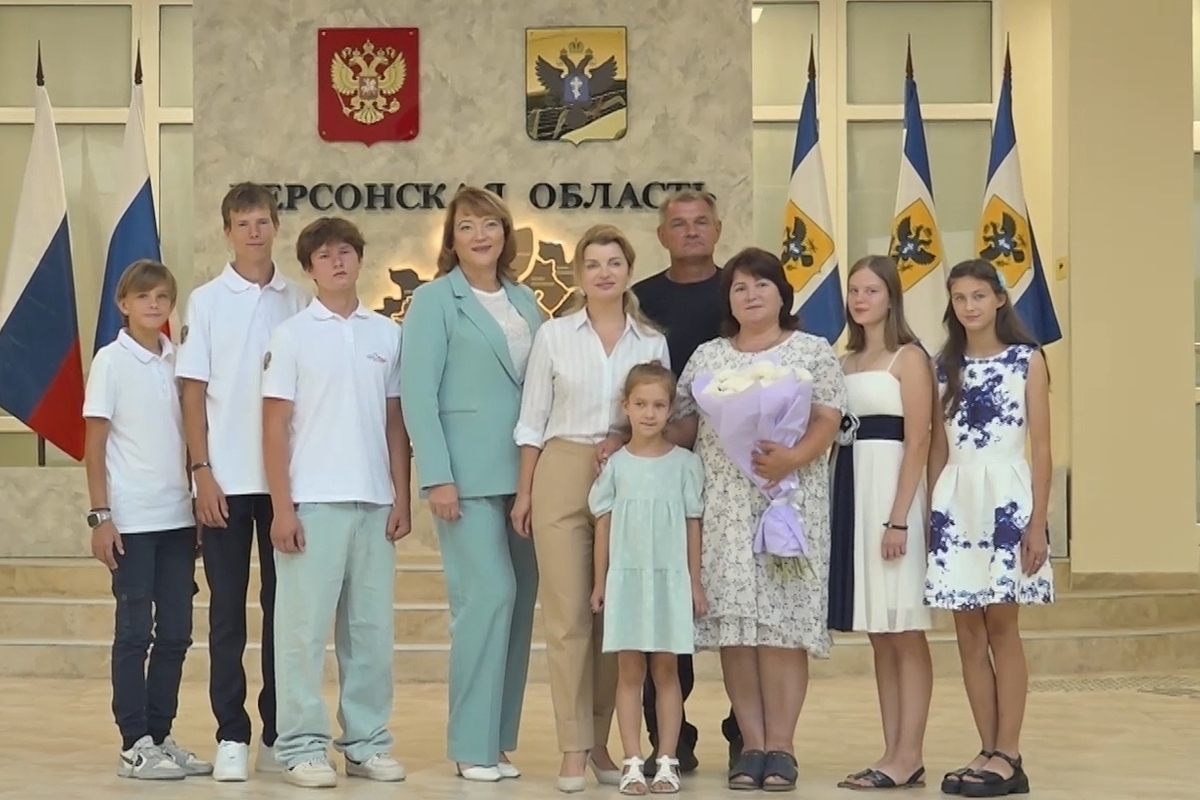 Детский омбудсмен Херсонской области поздравила семью Довбня