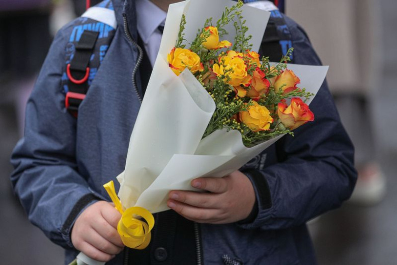 «Разумная сумма»: в Госдуме предложили повысить лимит подарков учителям