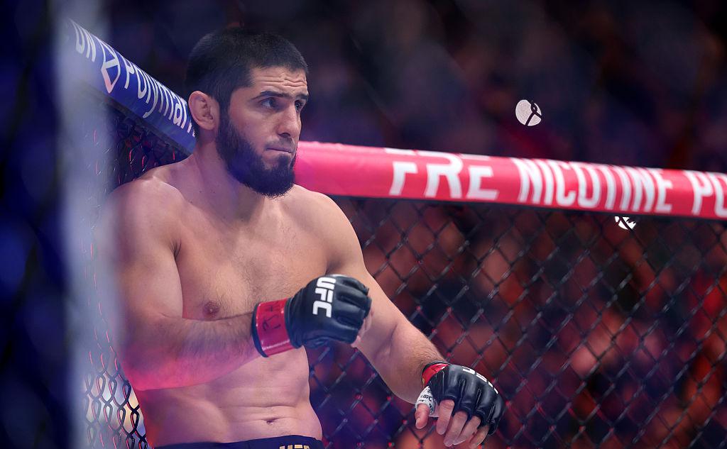 «Самый тяжелый бой». Как Махачев побил рекорд и что «взбесило» главу UFC