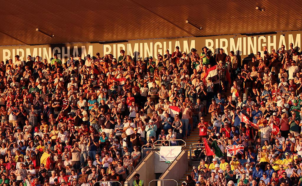 Тысячи зрителей застряли на арене ЧЕ в Англии из-за полицейской операции