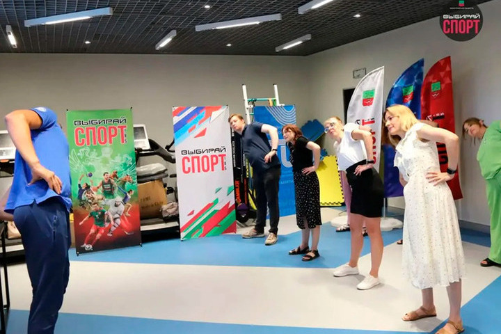 Запорожские энергетики вышли на производственную разминку в офисах
