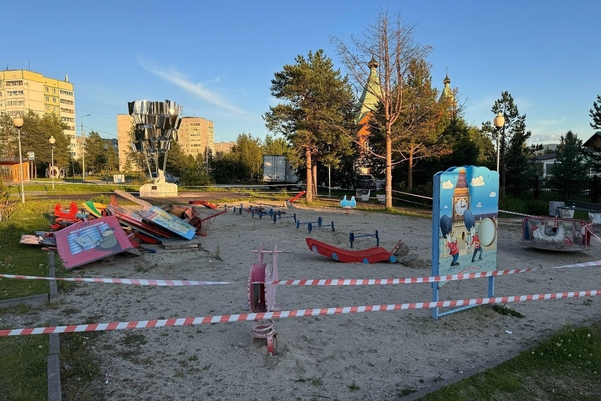 На руинах старой площадки в Полярных Зорях установят новое игровое оборудование
