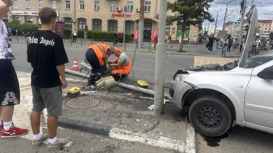 Одна из пострадавших при наезде на толпу в Омске умерла