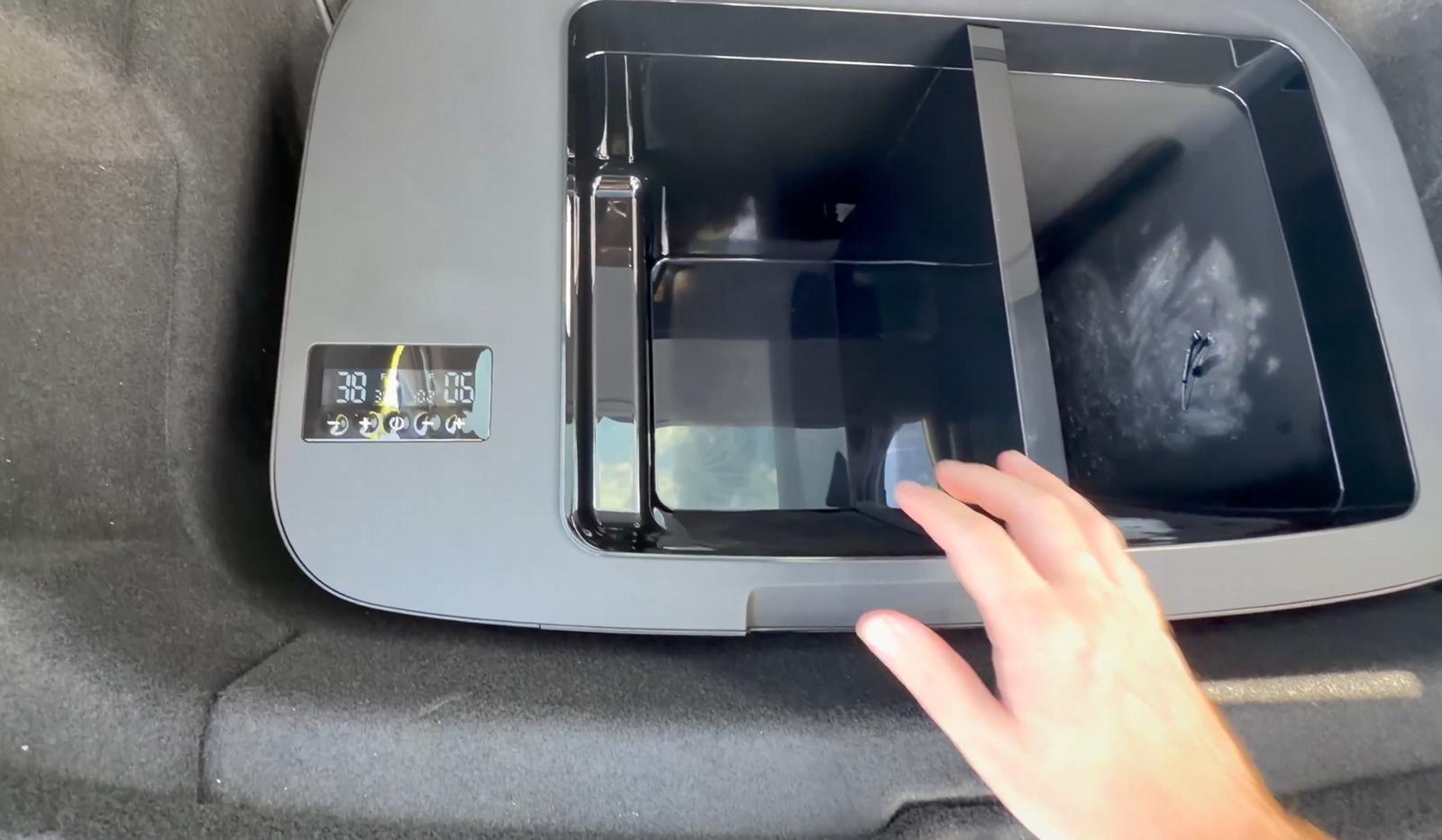 Tesla превратила багажник Model Y в полноценный холодильник с температурой от −20 до +20 °C. Появилось живое видео с Dual Zone Fridge
