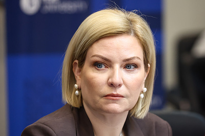 Любимова вручила Калюжному медаль Твардовского