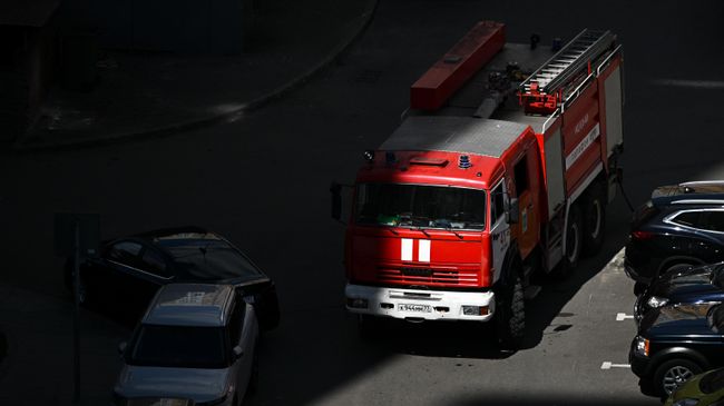 На западе Москвы локализовали пожар в жилом доме