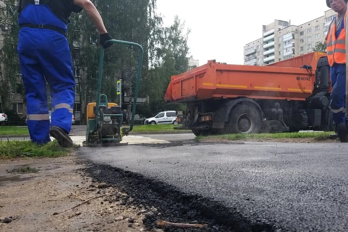 На ямы во дворах Мурманской области выделили еще 70 млн рублей