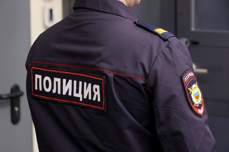 Сталкер ворвался в дом известной певицы и напал на нее
