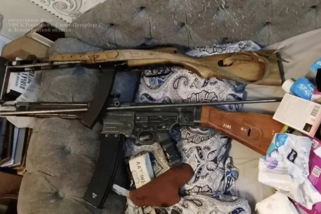 В Петербурге у мужчины изъяли два автомата, пистолеты и более тысячи патронов