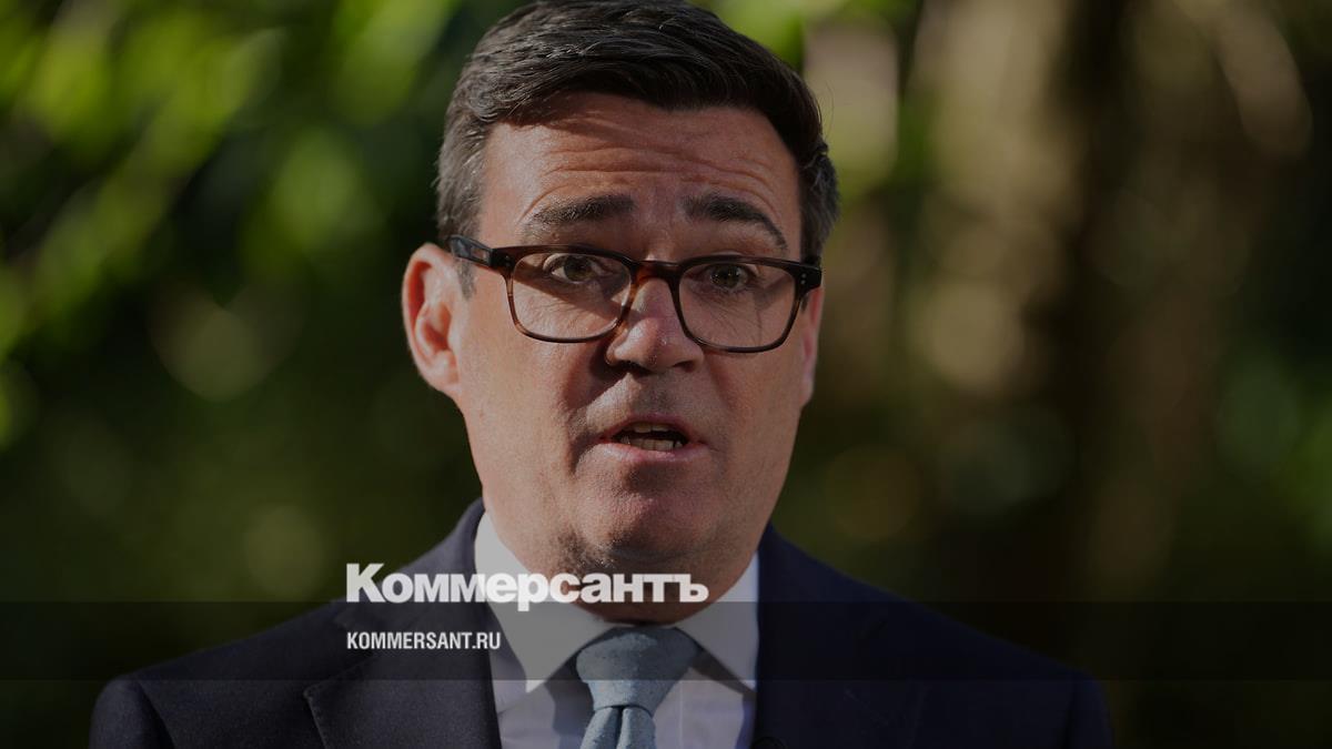 Неизвестные вели переписку с премьером Британии от лица главы аппарата Трампа