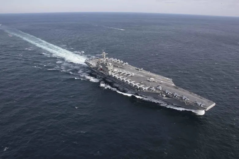 «Экипаж устал»: в США признали истощение экипажа USS Abraham Lincoln