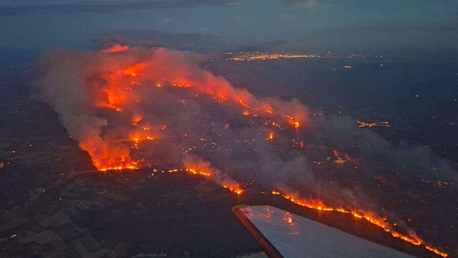 Жители сгоревшей коммуны во Франции освистали премьера